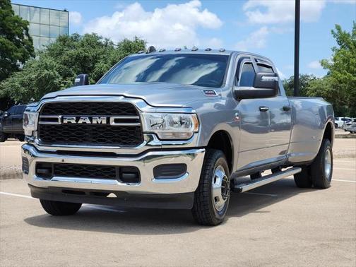 2023 RAM 3500 Tradesman Crew Cab 4x4 8' Box