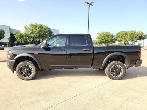 Diamond Black Crystal Pearlcoat 2026 RAM 2500 Warlock Crew Cab 4x4 6'4' Box