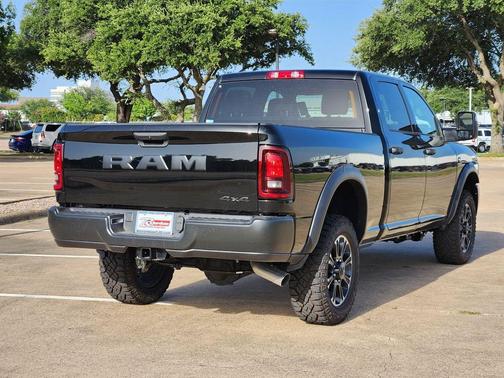 Diamond Black Crystal Pearlcoat 2026 RAM 2500 Warlock Crew Cab 4x4 6'4' Box