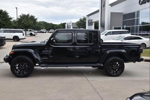 Black Clearcoat 2022 Jeep Gladiator Overland