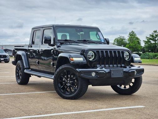 Black Clearcoat 2022 Jeep Gladiator Overland