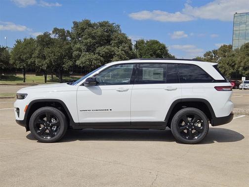 2025 Jeep Grand Cherokee Altitude