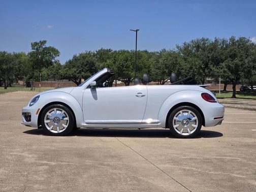 White 2019 Volkswagen Beetle 2.0T S