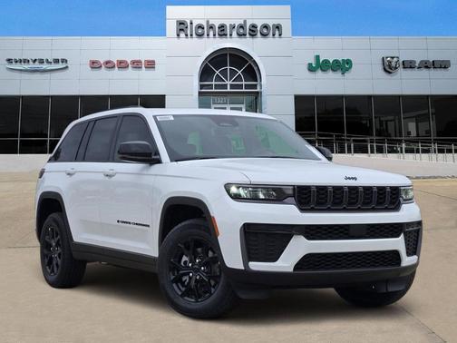 Bright White Clearcoat 2026 Jeep Grand Cherokee Altitude