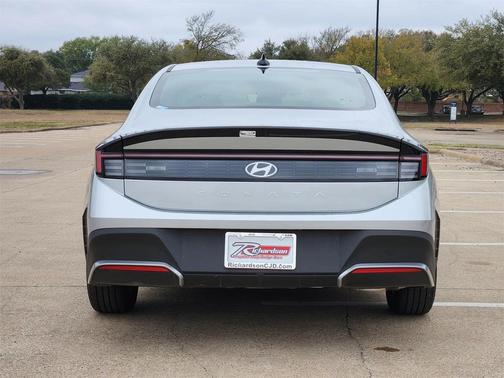 2025 Hyundai SONATA SE