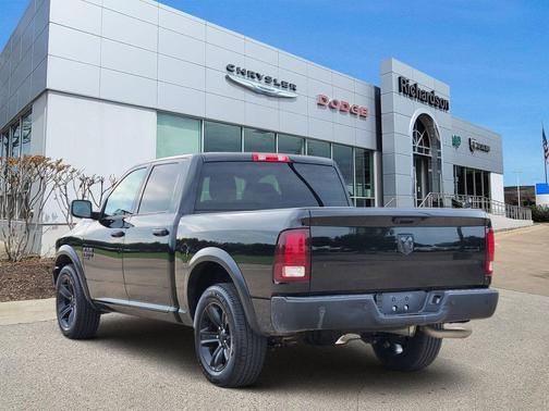 Diamond Black Crystal Pearlcoat 2024 RAM 1500 Classic SLT