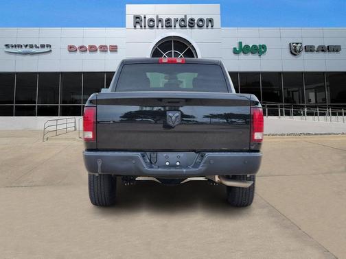 Diamond Black Crystal Pearlcoat 2024 RAM 1500 Classic SLT
