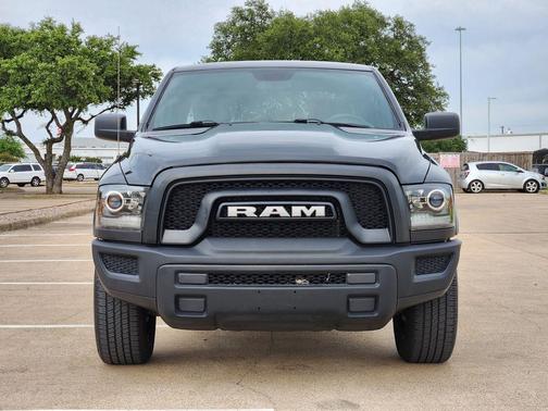Diamond Black Crystal Pearlcoat 2024 RAM 1500 Classic SLT