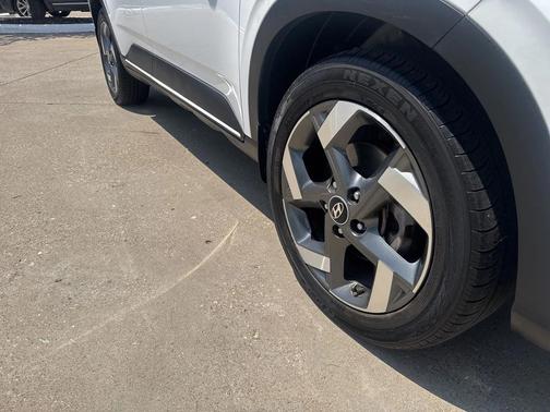 2022 Hyundai VENUE Limited