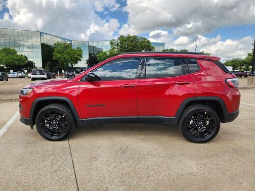 Red Hot Pearlcoat 2026 Jeep Compass Latitude