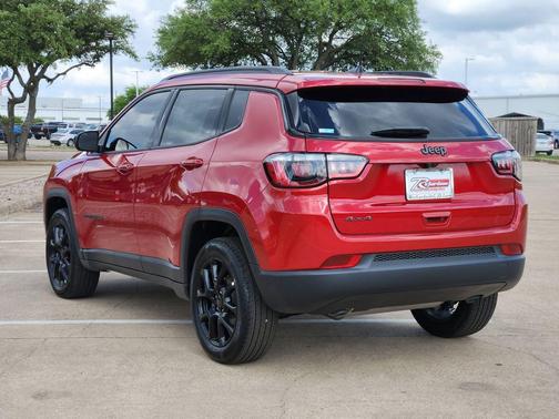 Red Hot Pearlcoat 2026 Jeep Compass Latitude