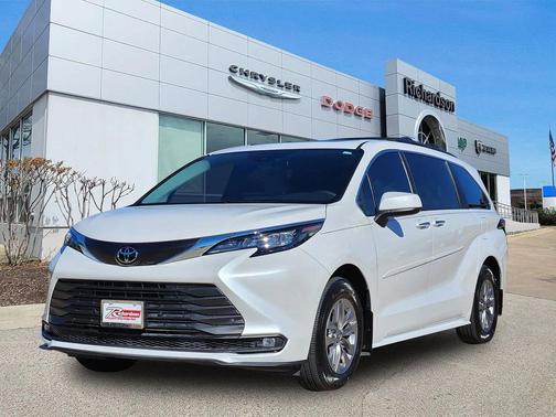 2026 Toyota Sienna XLE
