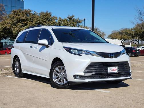 2026 Toyota Sienna XLE