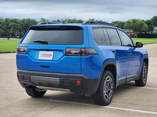Hydro Blue Pearlcoat 2026 Jeep Cherokee Laredo 4x4