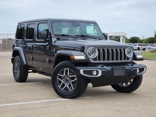 Granite Crystal Metallic Clearcoat 2025 Jeep Wrangler 4-Door Sahara 4x4