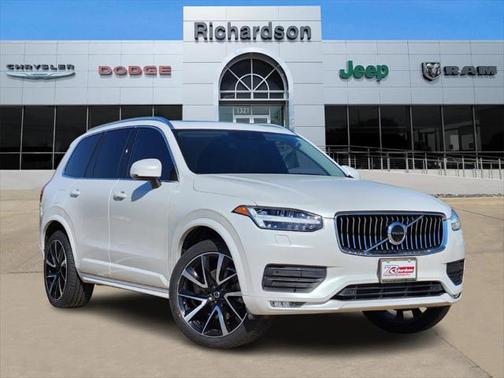 2022 Volvo XC90 T6 Momentum
