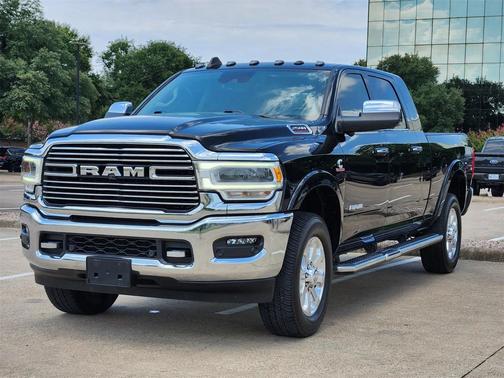 2020 RAM 2500 Laramie Mega Cab 4X4 6'4' Box