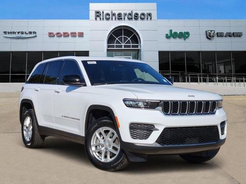 Bright White Clearcoat 2026 Jeep Grand Cherokee Altitude