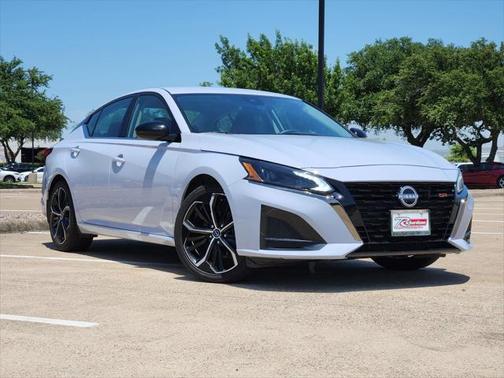 2023 Nissan Altima SR FWD
