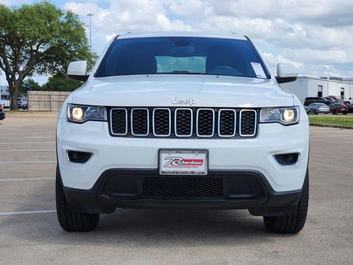 Bright White Clearcoat 2022 Jeep Grand Cherokee Laredo