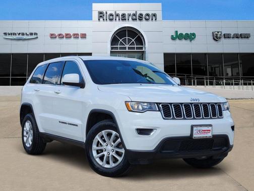 Bright White Clearcoat 2022 Jeep Grand Cherokee Laredo