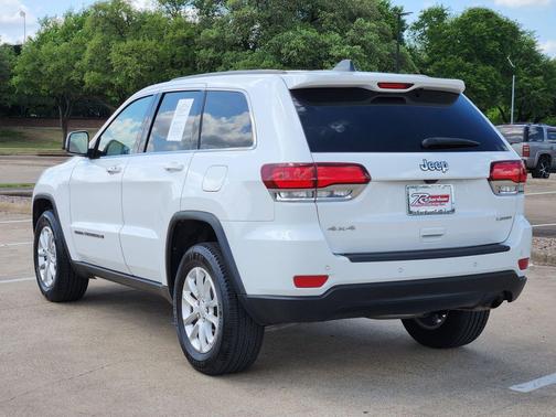 Bright White Clearcoat 2022 Jeep Grand Cherokee Laredo