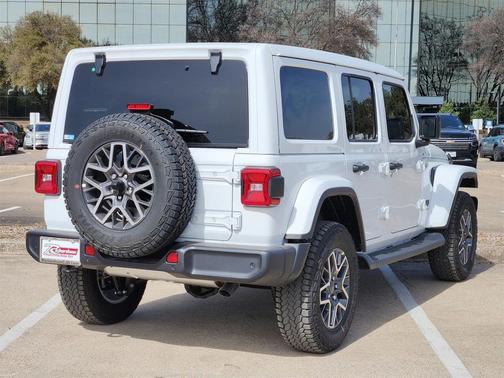 2026 Jeep Wrangler 4-Door Sahara 4x4