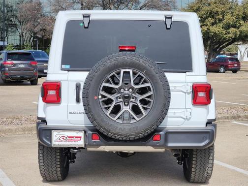 2026 Jeep Wrangler 4-Door Sahara 4x4