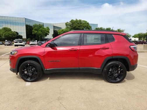 Red Hot Pearlcoat 2026 Jeep Compass Latitude