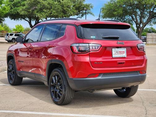 Red Hot Pearlcoat 2026 Jeep Compass Latitude