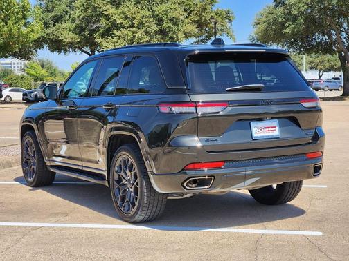 Rocky Mountain Pearlcoat 2024 Jeep Grand Cherokee Summit