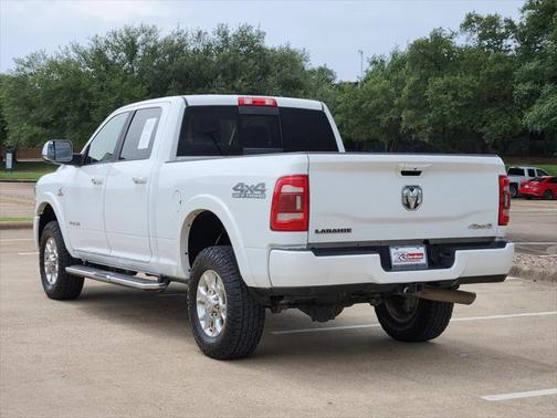 2022 RAM 2500 Laramie Crew Cab 4x4 6'4' Box