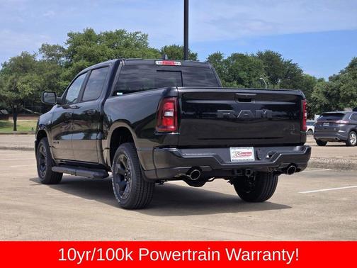 Diamond Black Crystal Pearlcoat 2026 RAM 1500 Express