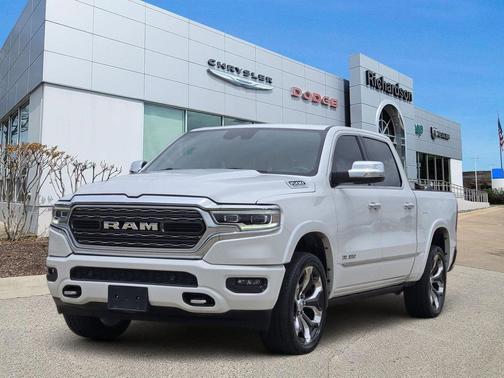 Ivory White Tri-Coat Pearlcoat 2022 RAM 1500 Limited