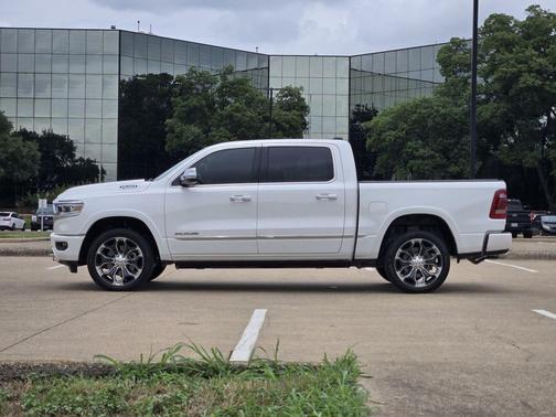 Ivory White Tri-Coat Pearlcoat 2022 RAM 1500 Limited