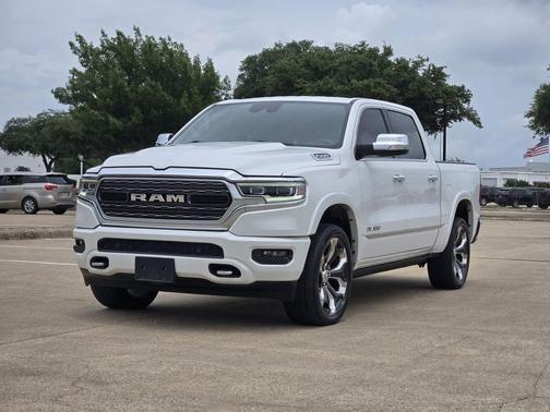 Ivory White Tri-Coat Pearlcoat 2022 RAM 1500 Limited
