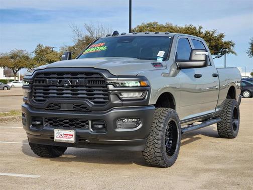 2026 RAM 2500 Tradesman Crew Cab 4x4 6'4' Box