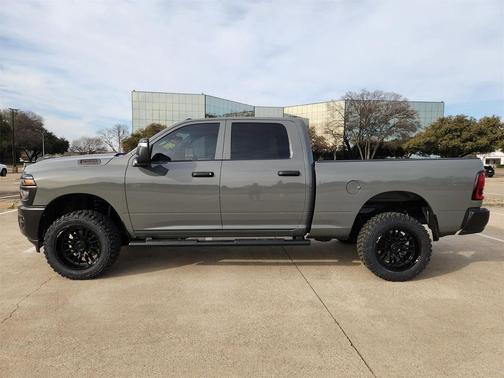 2026 RAM 2500 Tradesman Crew Cab 4x4 6'4' Box