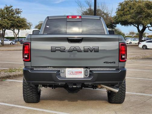 2026 RAM 2500 Tradesman Crew Cab 4x4 6'4' Box