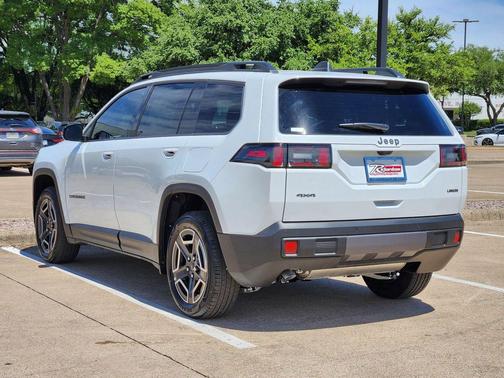 Bright White Clearcoat 2026 Jeep Cherokee Laredo 4x4