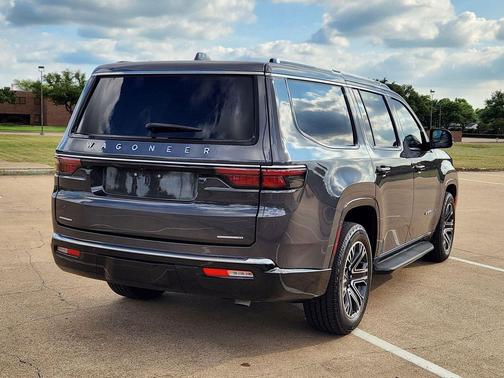 Baltic Gray Metallic Clearcoat 2022 Jeep Wagoneer Series III 4x4