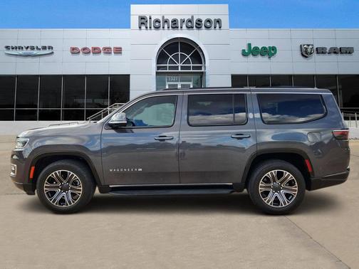 Baltic Gray Metallic Clearcoat 2022 Jeep Wagoneer Series III 4x4