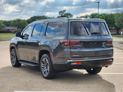 Baltic Gray Metallic Clearcoat 2022 Jeep Wagoneer Series III 4x4