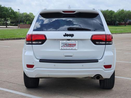 Bright White Clearcoat 2019 Jeep Grand Cherokee Altitude
