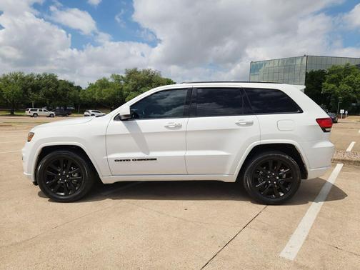 Bright White Clearcoat 2019 Jeep Grand Cherokee Altitude