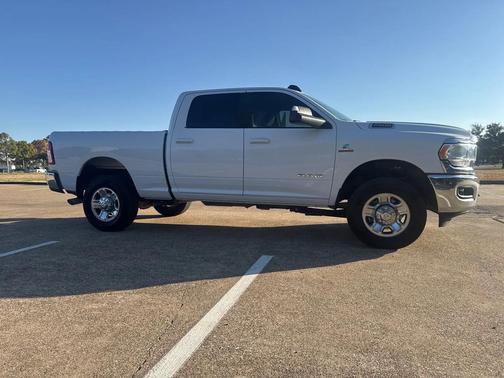 2022 RAM 2500 Big Horn Crew Cab 4x4 6'4' Box