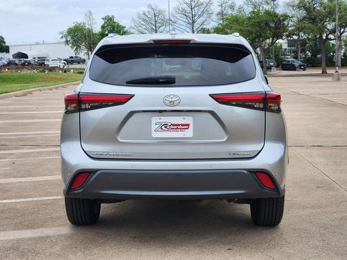 Celestial Silver Metallic 2020 Toyota Highlander Limited