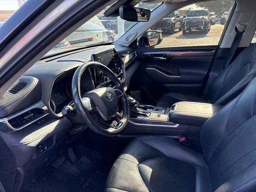 Celestial Silver Metallic 2020 Toyota Highlander Limited