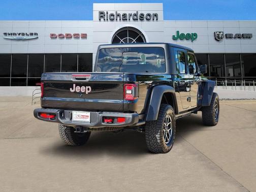 Black Clearcoat 2024 Jeep Gladiator Rubicon
