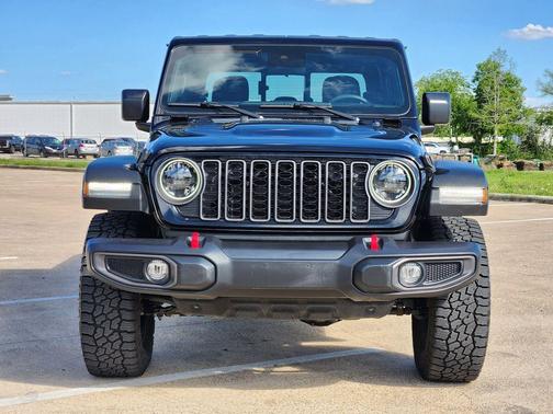 Black Clearcoat 2024 Jeep Gladiator Rubicon
